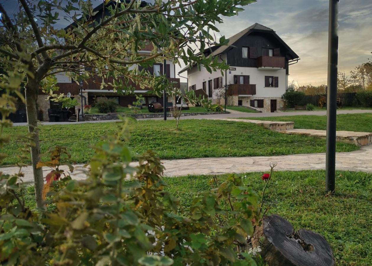 Etno Garden Apartments Plitvica selo Bagian luar foto